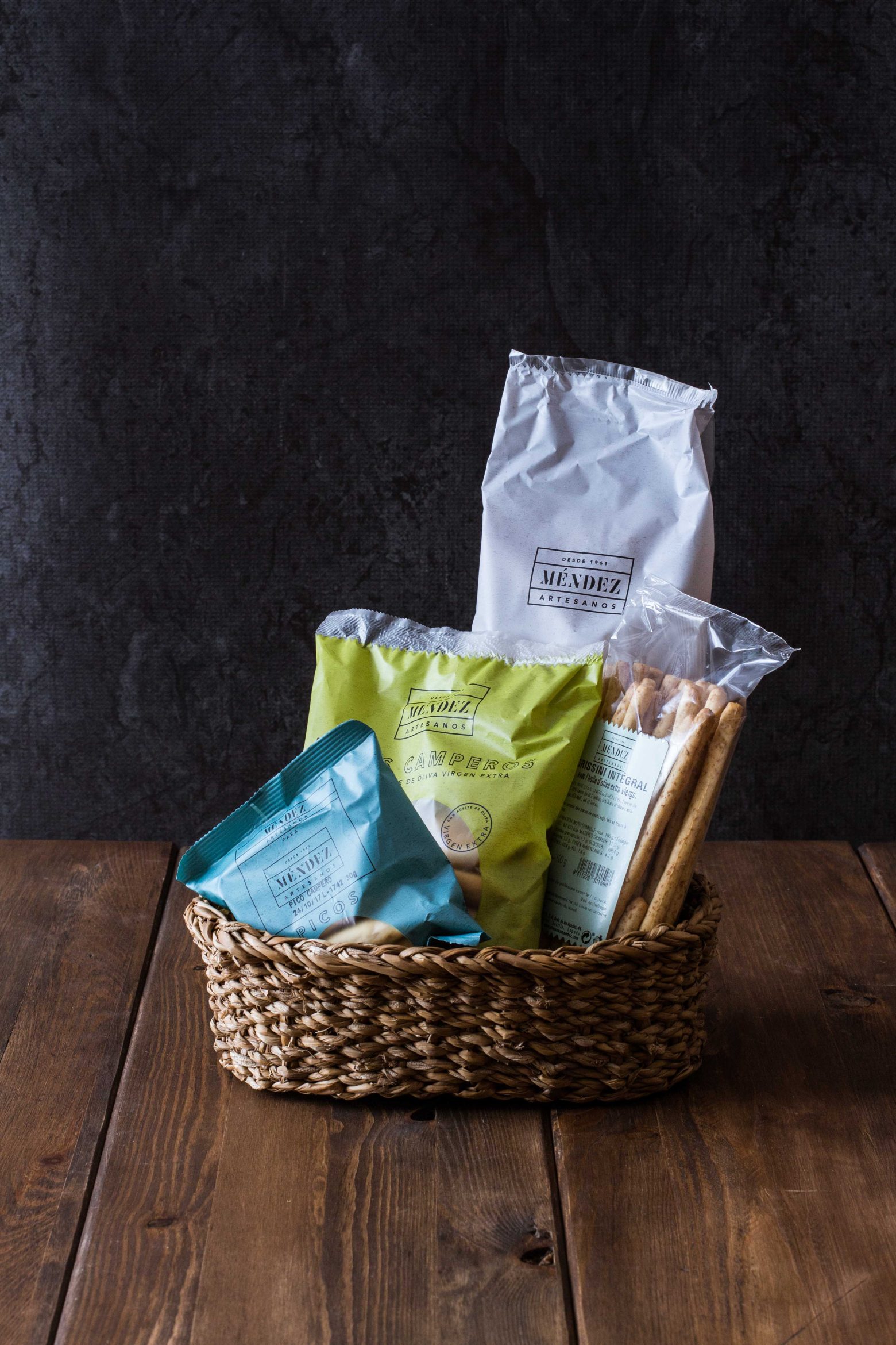 Sélection de Picos Méndez artisanaux au blé complet et huile d'olive vierge extra.