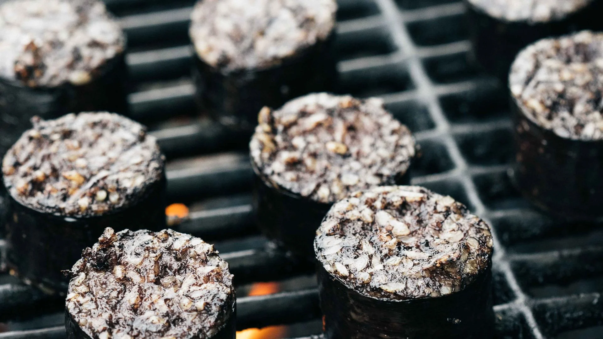 Morcilla de Burgos grillée sur barbecue, une spécialité de la Castille.