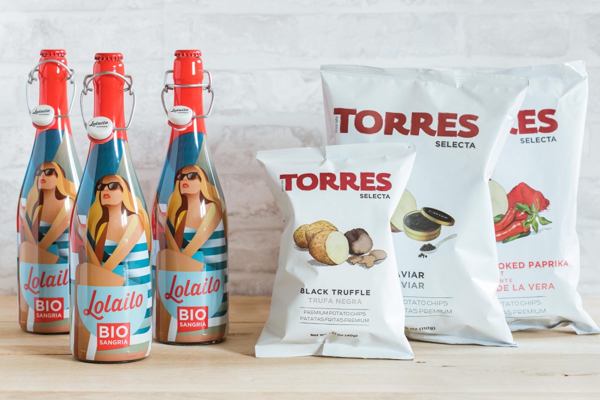 Variétés de chips Torres et Sangria bio Lolailo pour apéritifs espagnols