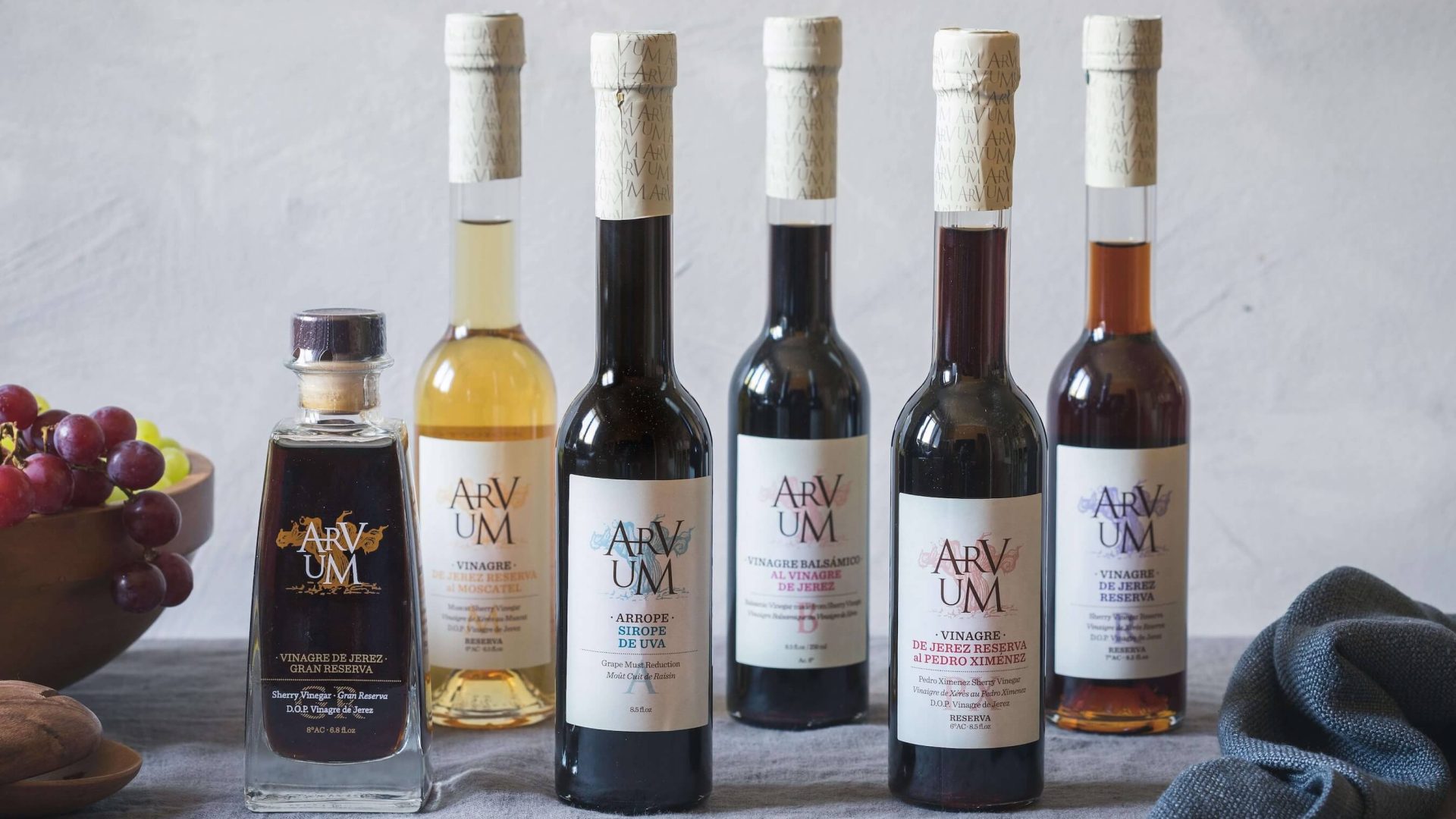 Collection de vinaigres Arvum avec différentes références gastronomiques andalouses
