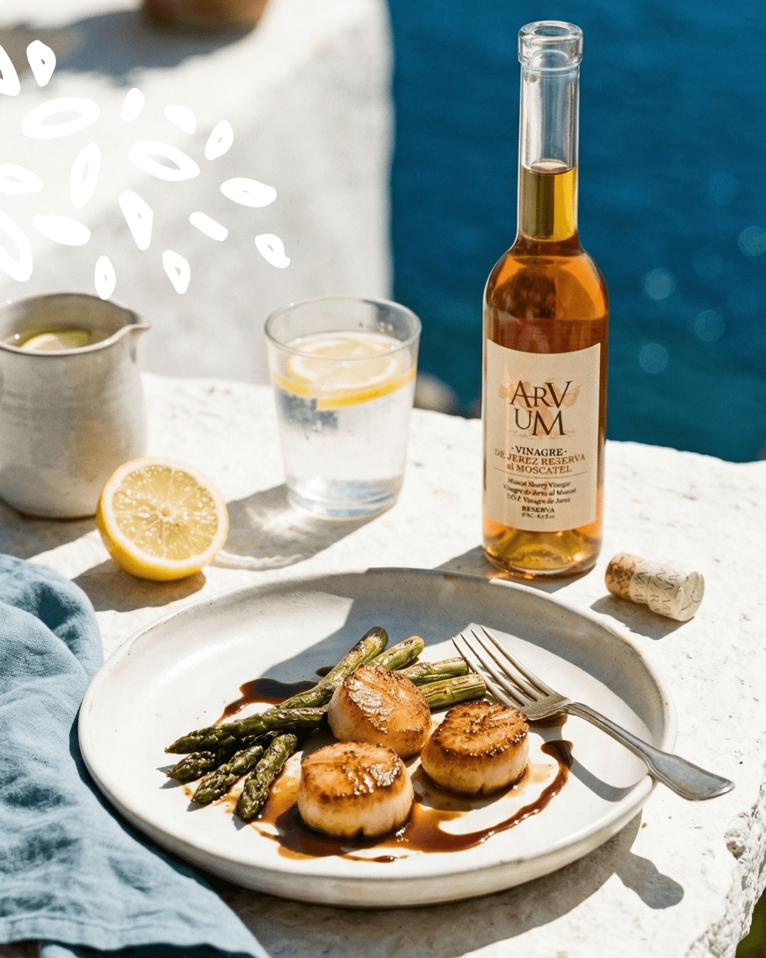 Assiette de Saint-Jacques poêlées et asperges avec vinaigre Arvum Reserva Moscatel