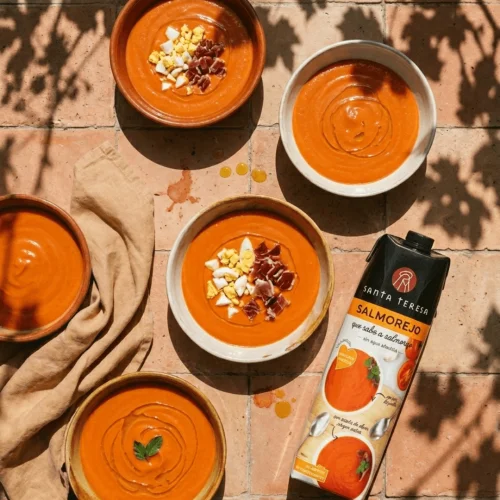 Salmorejo andalou avec jambon ibérique et œuf dur