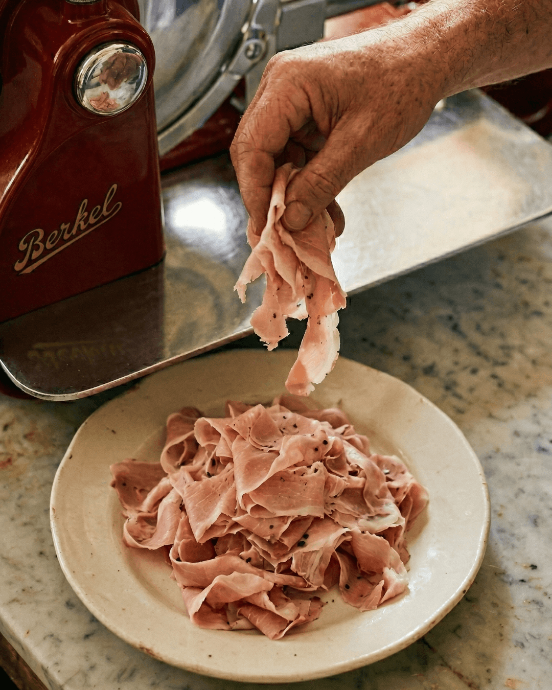 tranchage jambon ibérique cuit machine charcuterie