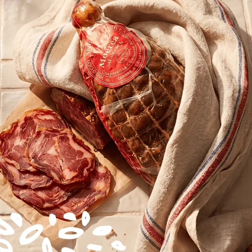 Morcón ibérique bellota Julián Becerro tranché, charcuterie espagnole proche du chorizo ibérique.